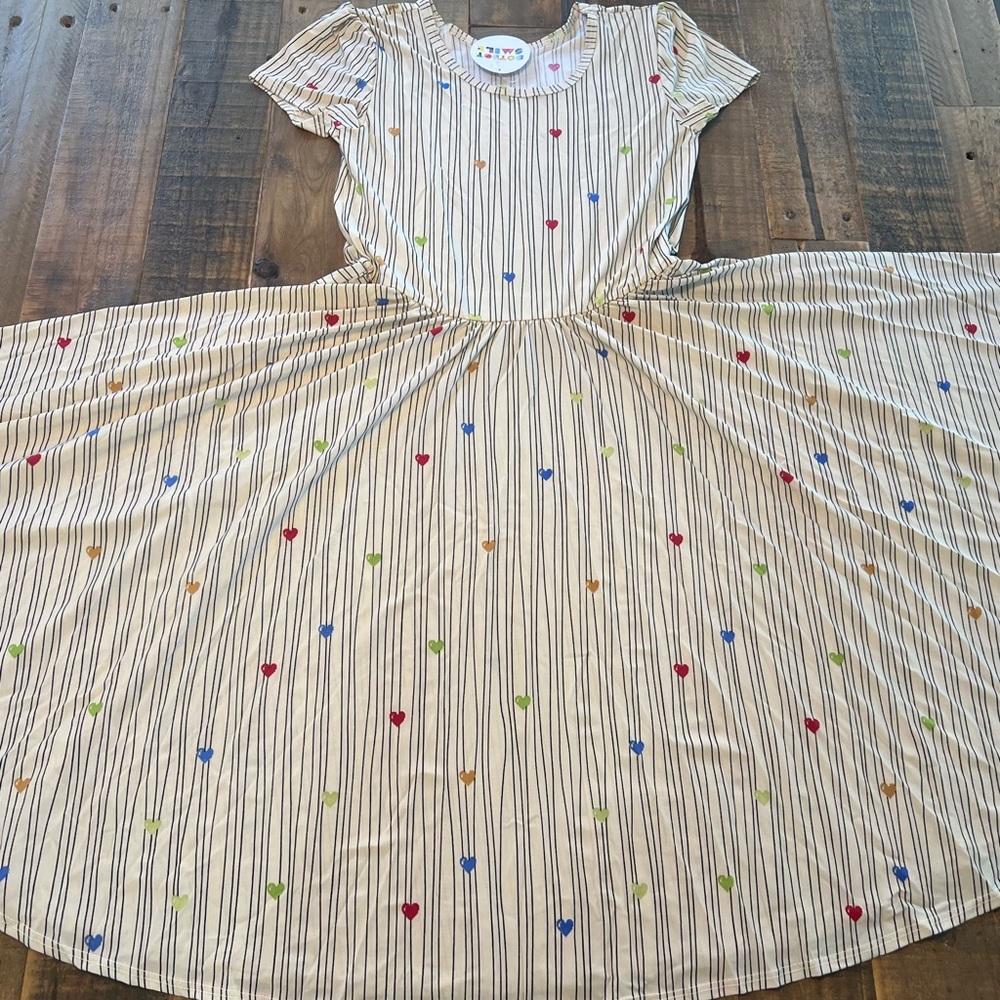 Dot Dot Smile size size 8/10 or 12/14 girls hearts Cap sleeve twirl dress new